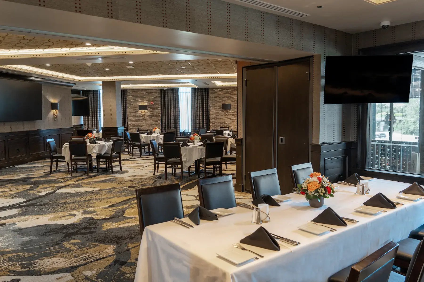 Napa showing wall down with 1 table in Bordeaux